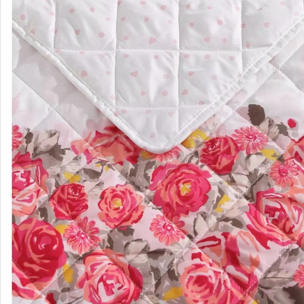 Betsey Johnson Floral Full/Queen Quilt Set NWT